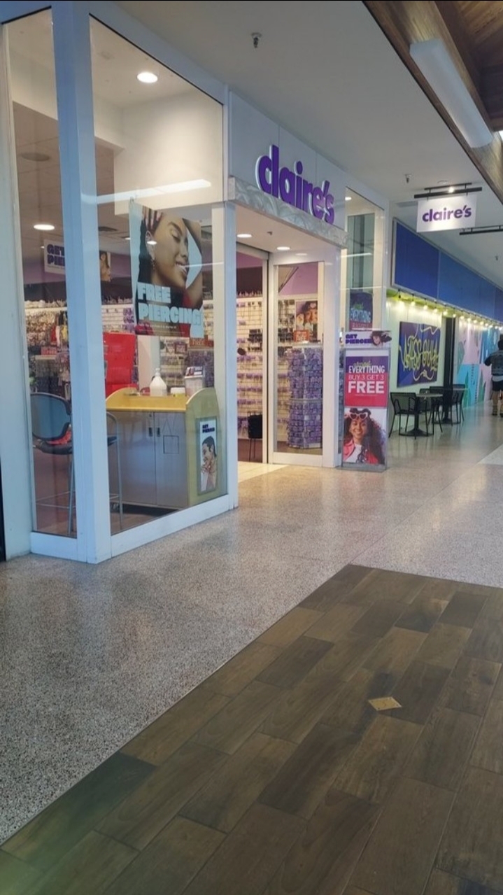 Claire's, Grande Prairie