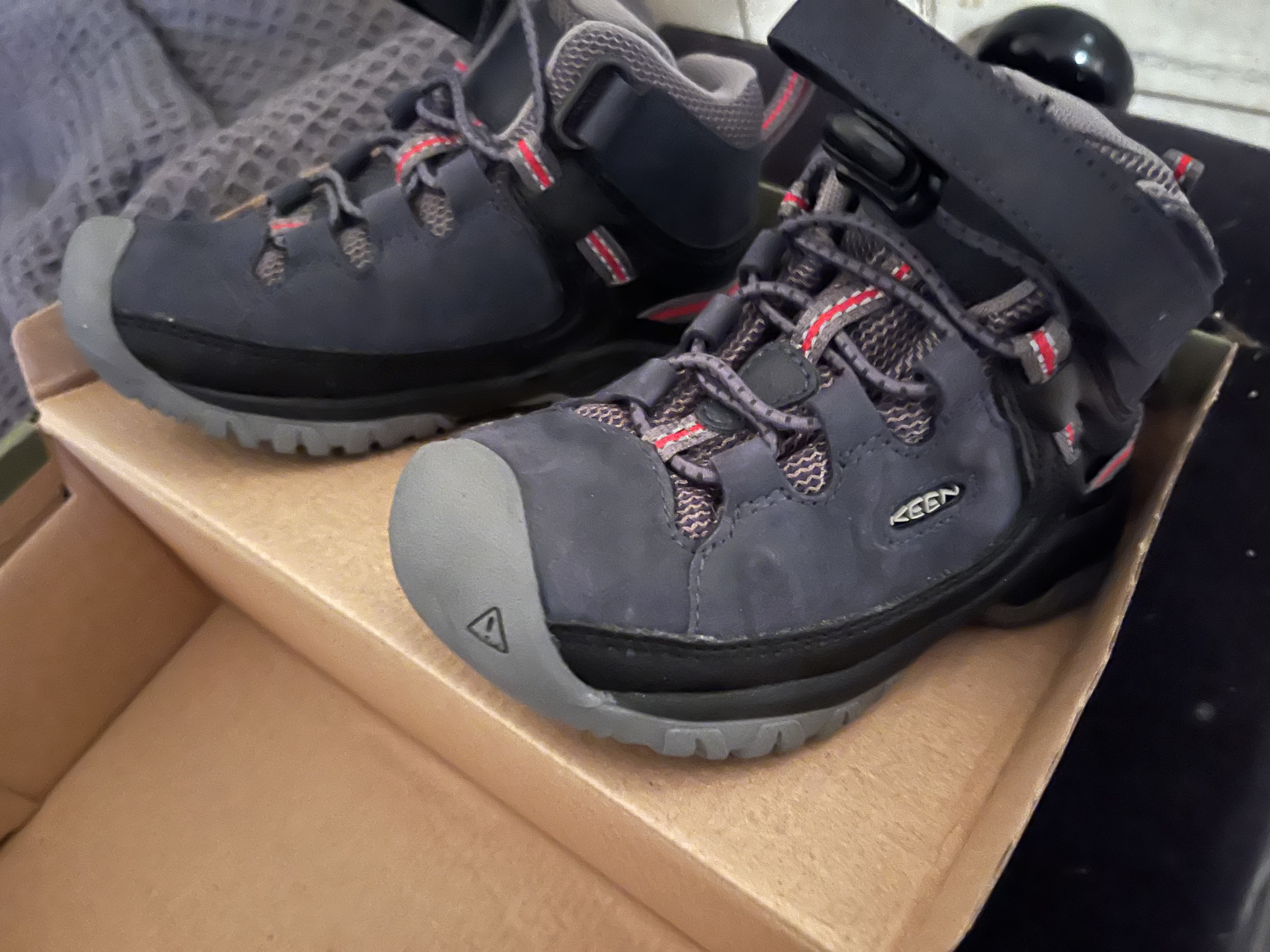 First look: Keen NXIS EVO WP Mid lightweight hiking boot review | LFTO