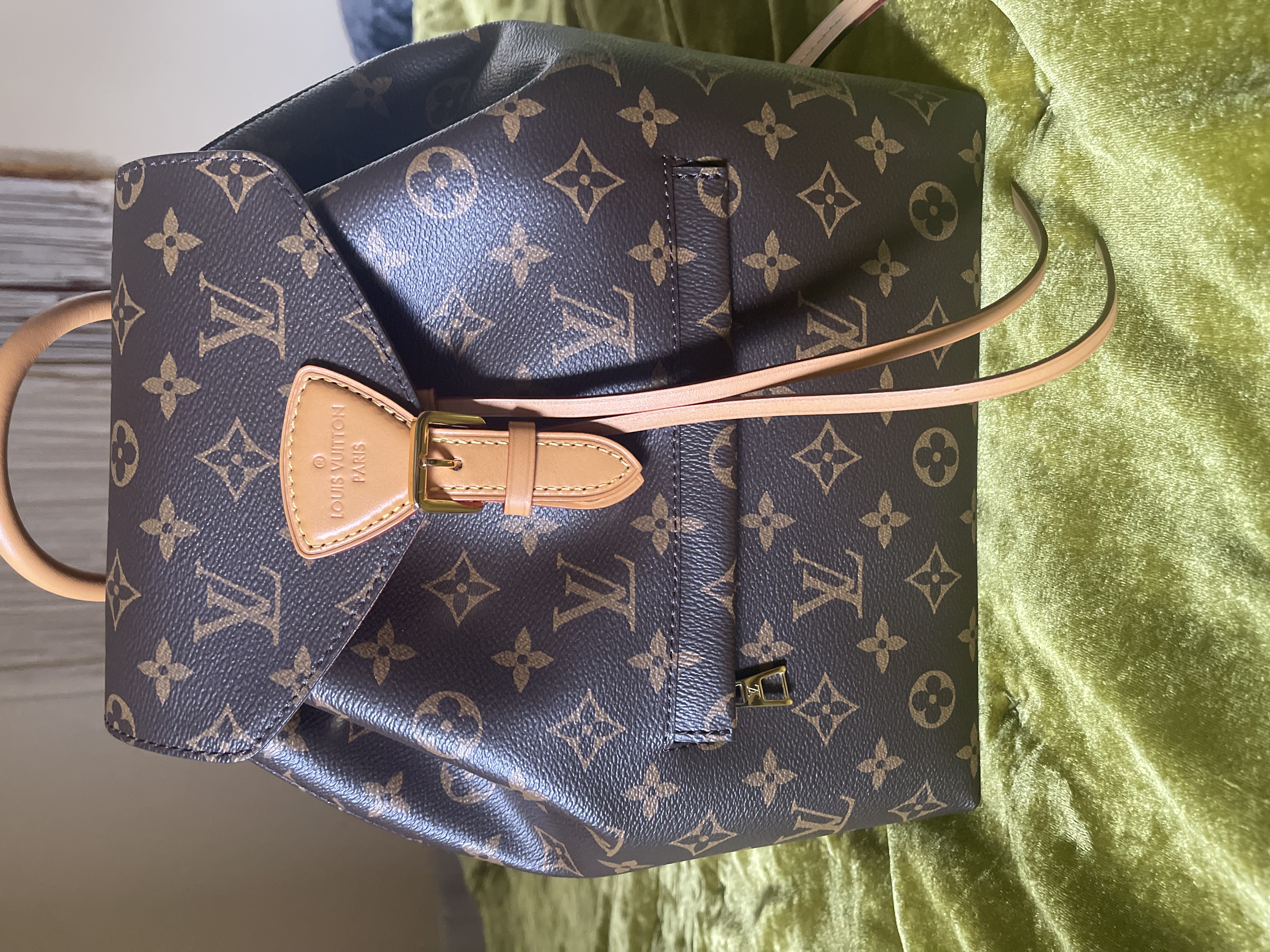 LOUIS VUITTON MONTSOURIS BACKPACK REVIEW, MOST USED BAG OF 2021! 