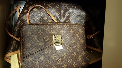 WHAT'S IN MY BAG PANDEMIC EDITION  LOUIS VUITTON BRITTANY DAMIER EBENE 